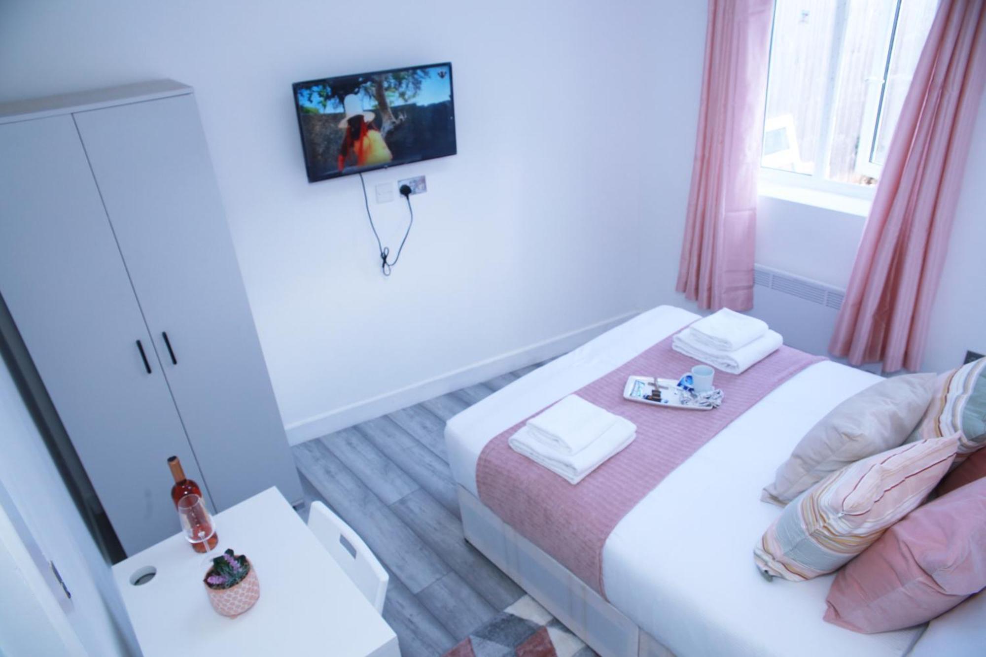 ロンドンHarrow Luxury Flat With Free Parking.アパートメント エクステリア 写真