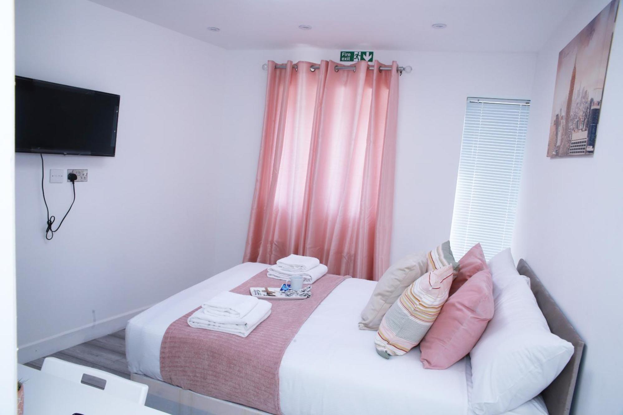 ロンドンHarrow Luxury Flat With Free Parking.アパートメント エクステリア 写真
