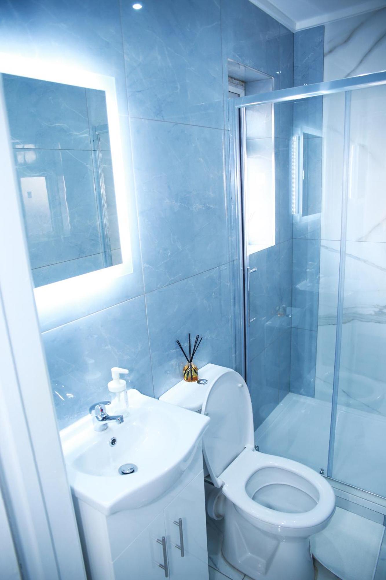 ロンドンHarrow Luxury Flat With Free Parking.アパートメント エクステリア 写真